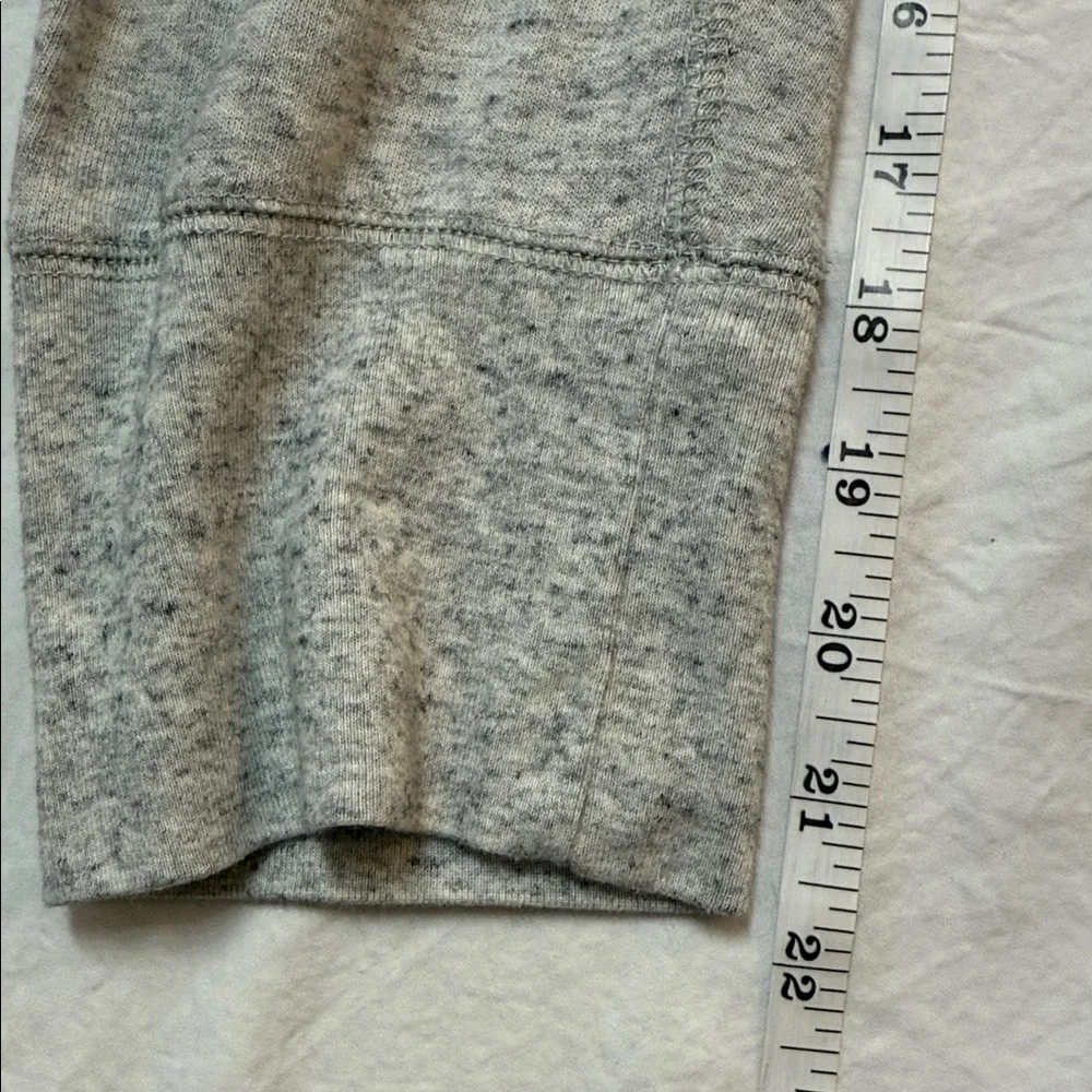 Nike Women’s Gray Sweatpants‎ with Front Pockets Size Medium
